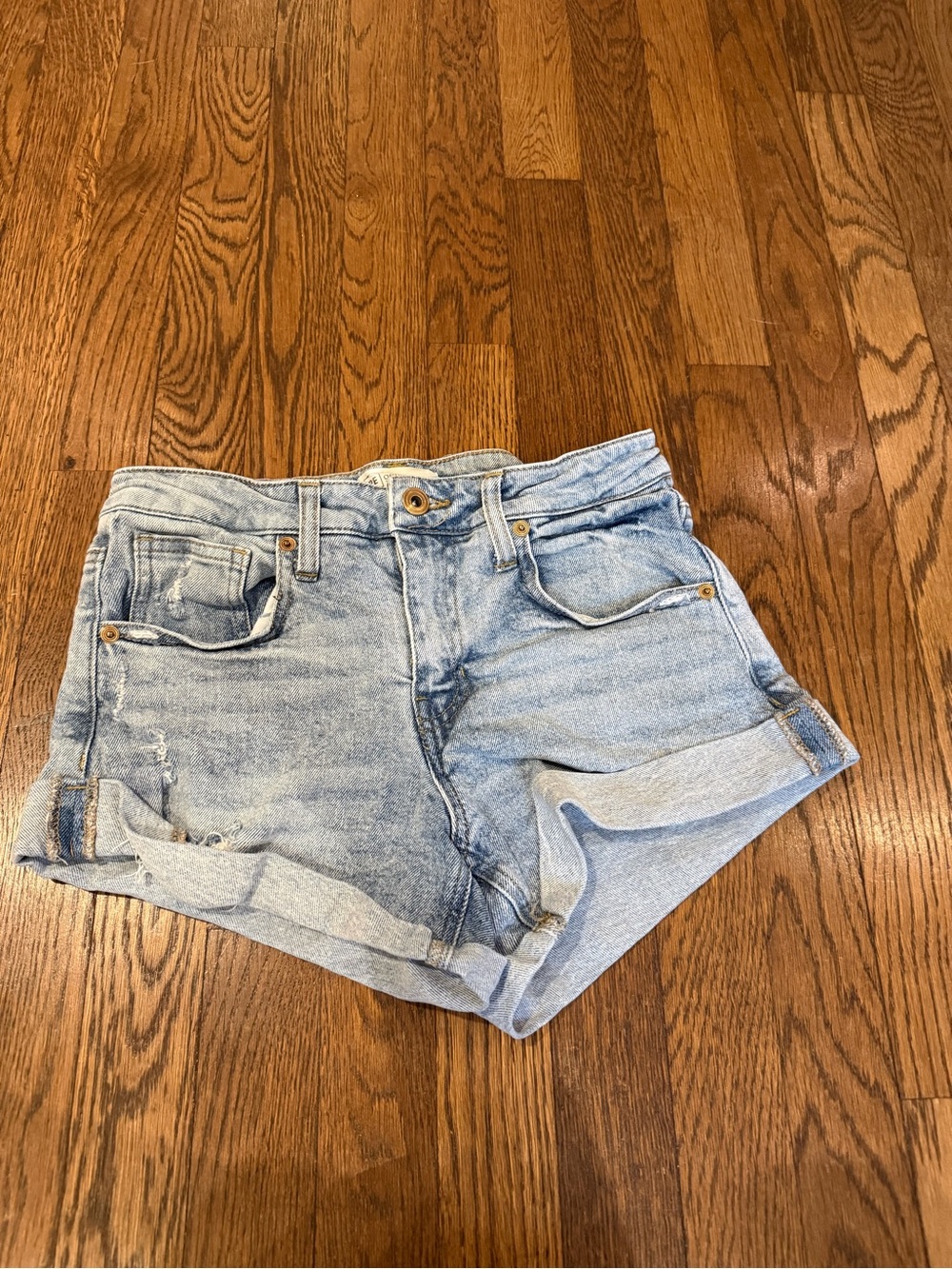 Classic Light Blue Denim Roll-Hem Women's Shorts